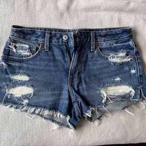 Abercrombie low rise jean short - size 2